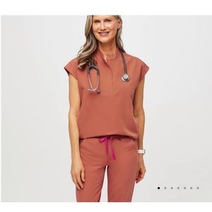 FIGS Women’s Terracotta Rafaela top